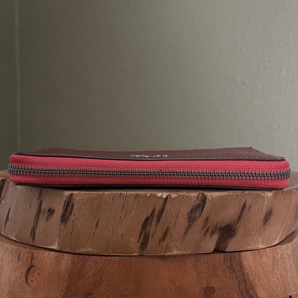 RARE COLOR COACH METALLIC PEBBLE LEATHER ACCORDION ZIP WALLET - Picture 4 of 14